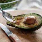 Avocat noirci comestible : oxydation vs vraie pourriture