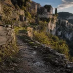 Sentier des jardins suspendus du recatadou, falaise et pierres sèches